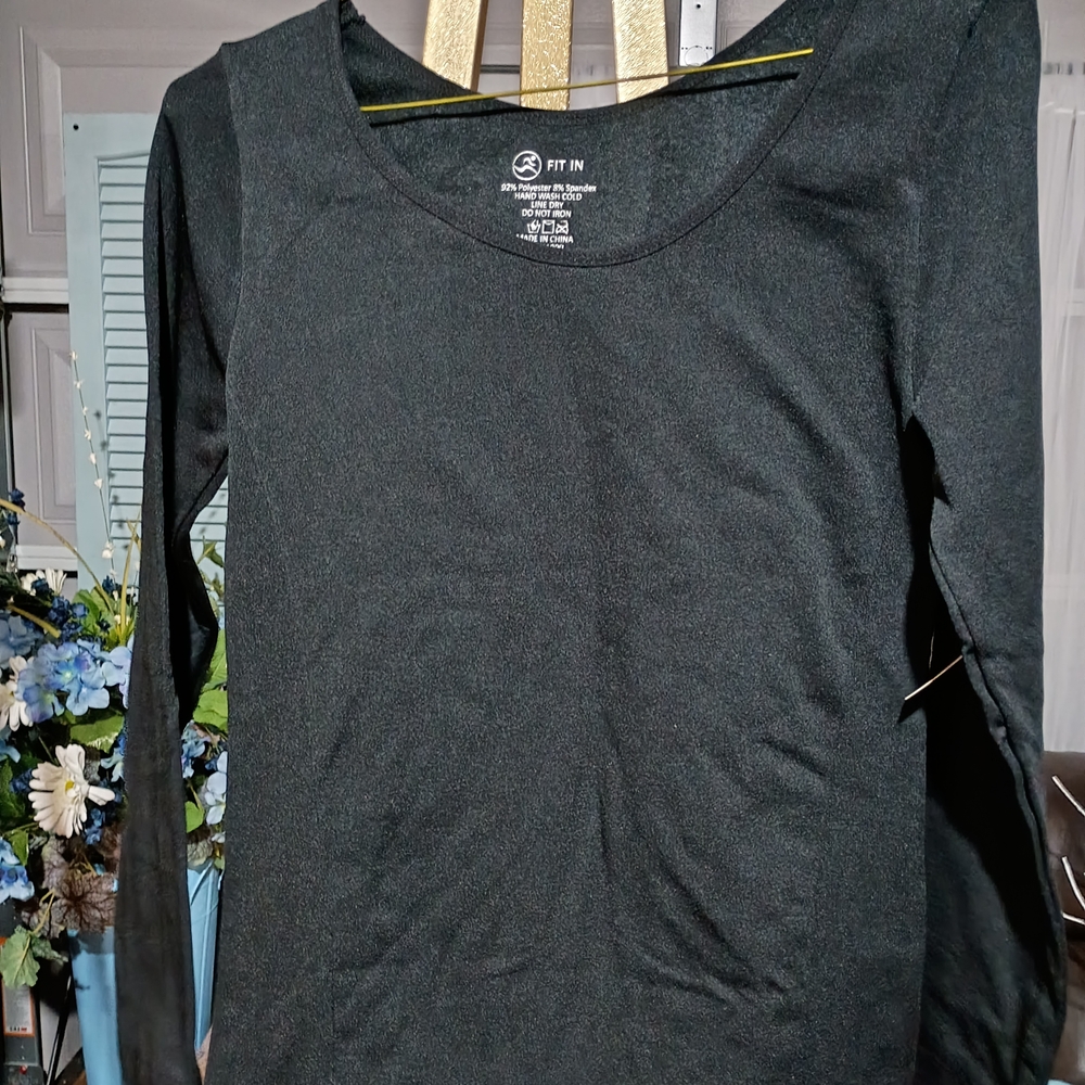Fit In Women's Elegant Black Long Sleeve Top